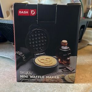 Skull Mini Waffle Maker